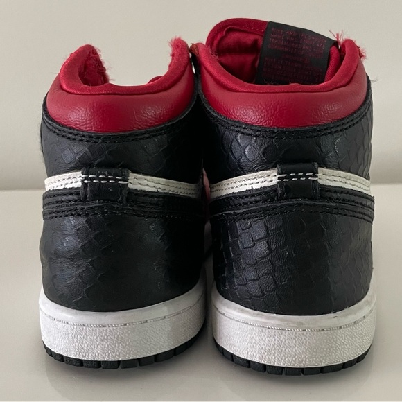 (PS) Air Jordan 1 Retro High OG 'Satin Red' CU0449-601 - Picture 6 of 10